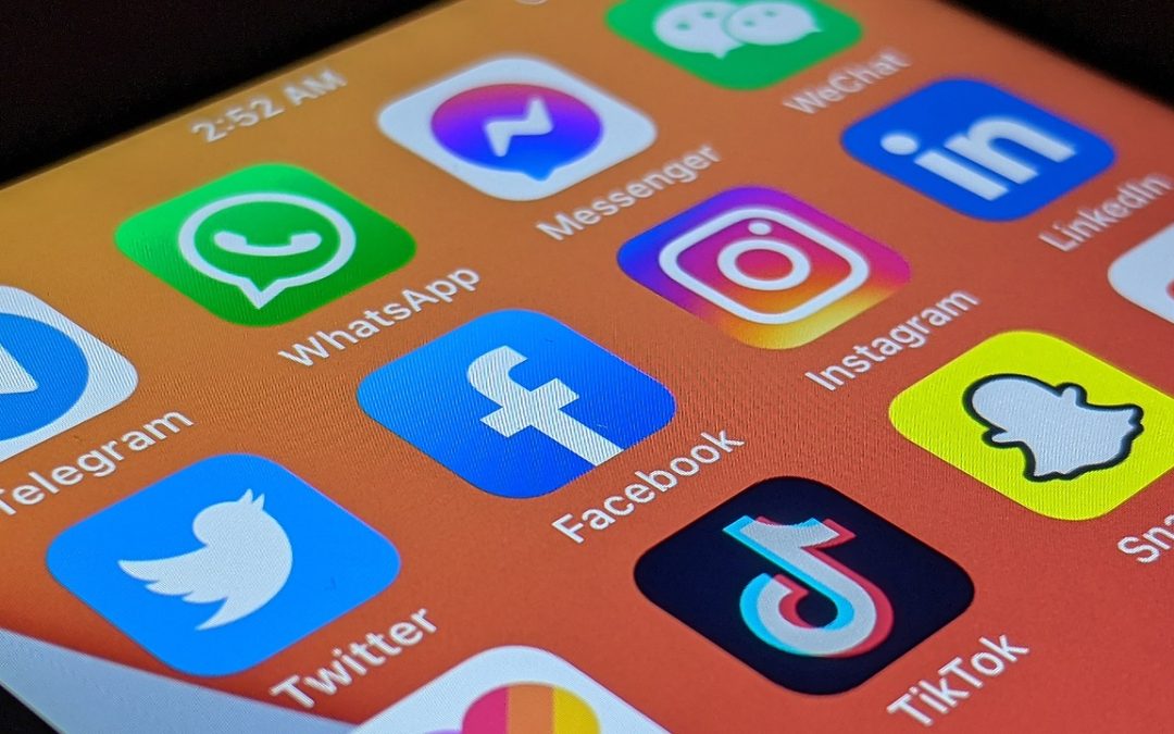 De Voor- en Nadelen van het Kopen van Sociale Media Volgers