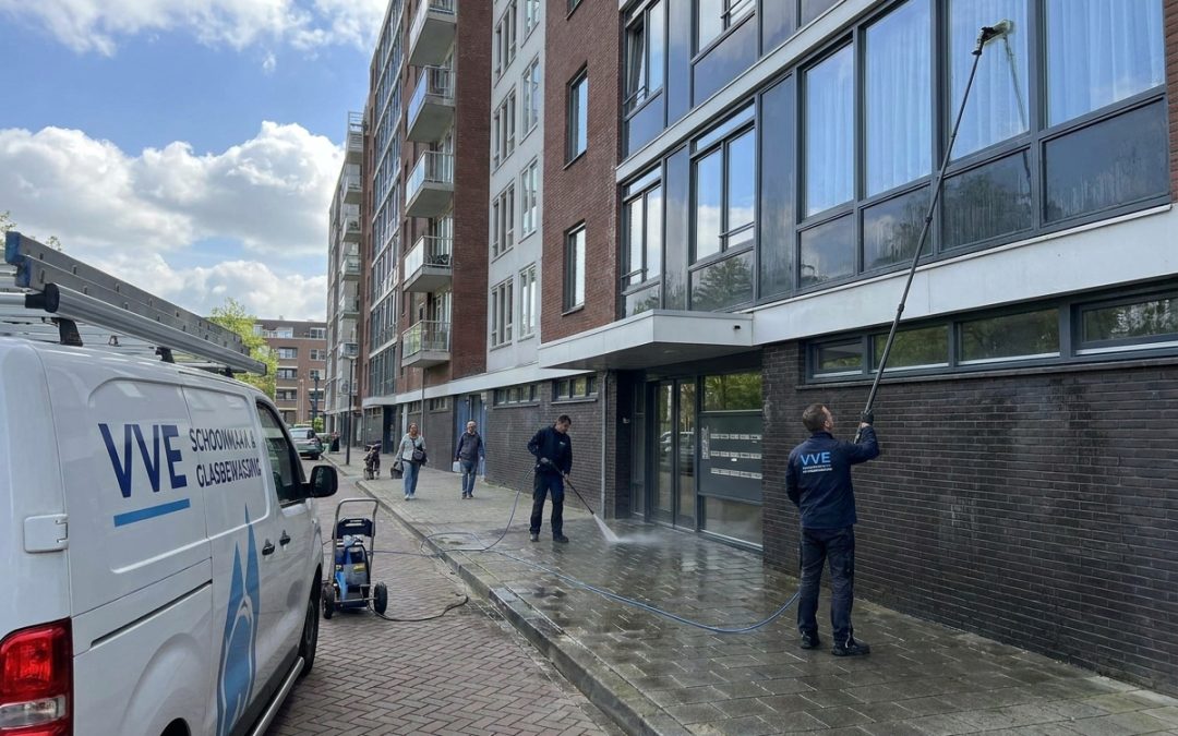 De verborgen waarde van structurele vve schoonmaak en glasbewassing voor wooncomplexen